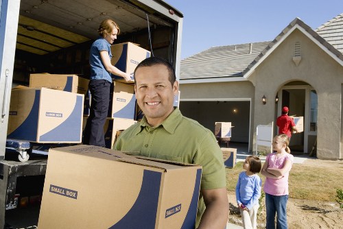 Complaint resolution process for storage facilities